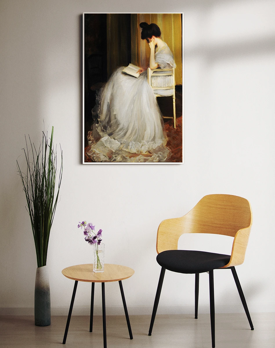 Աղջիկ գրքով