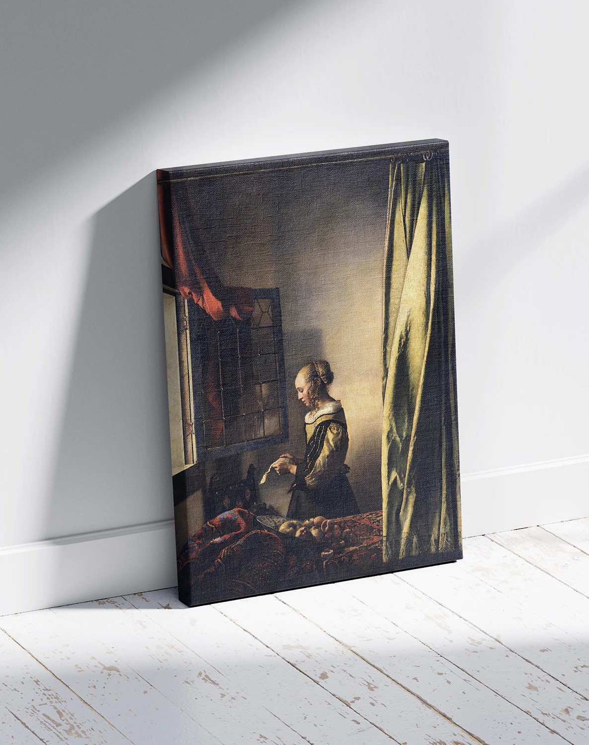 Աղջիկը, ով կարդում է նամակ բաց պատուհանի մոտ